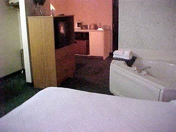 Ourguest Inn And Suites Catawba Island Port Clinton Extérieur photo